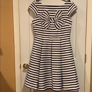 Bow tie Mariela dress with pockets.